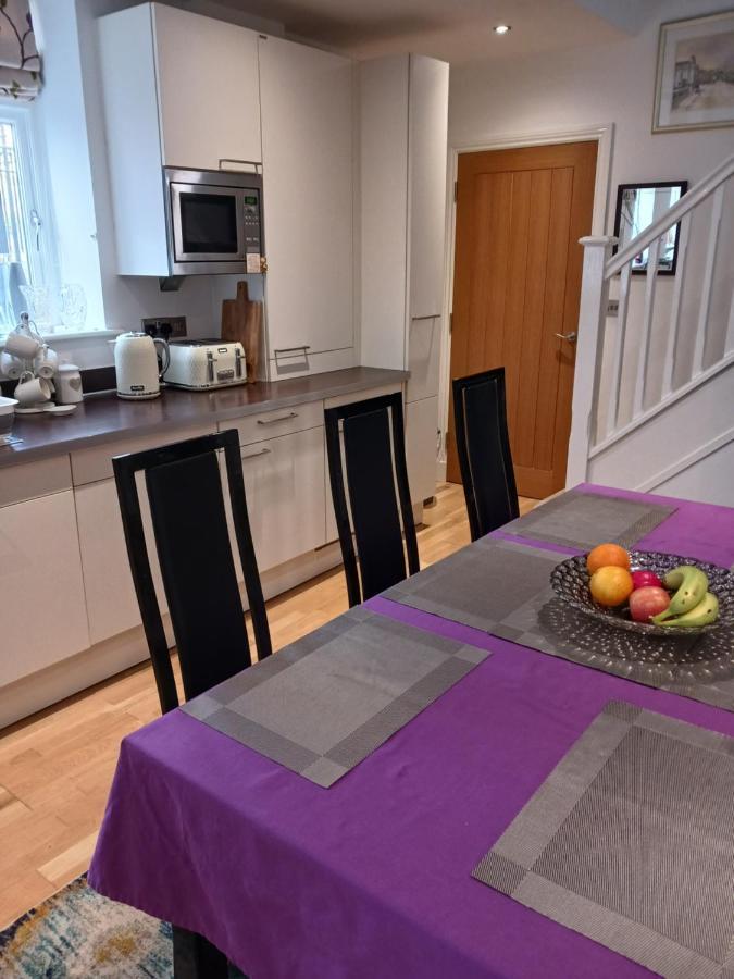 Bodlondeb Castle Bed & Breakfast { Central Llandudno} Bagian luar foto