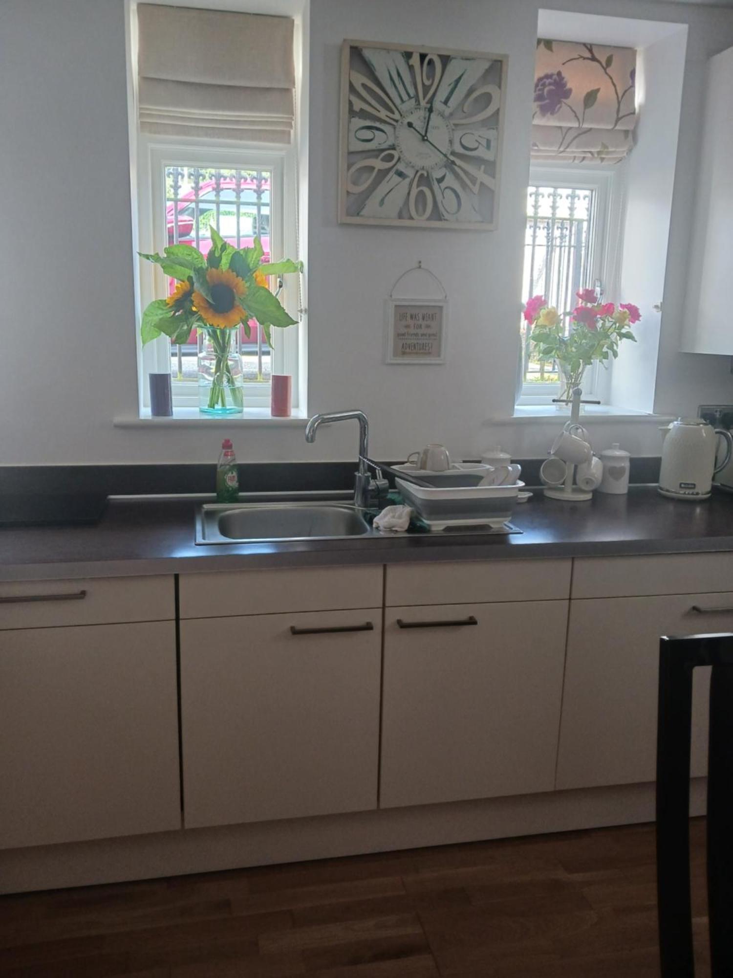 Bodlondeb Castle Bed & Breakfast { Central Llandudno} Bagian luar foto
