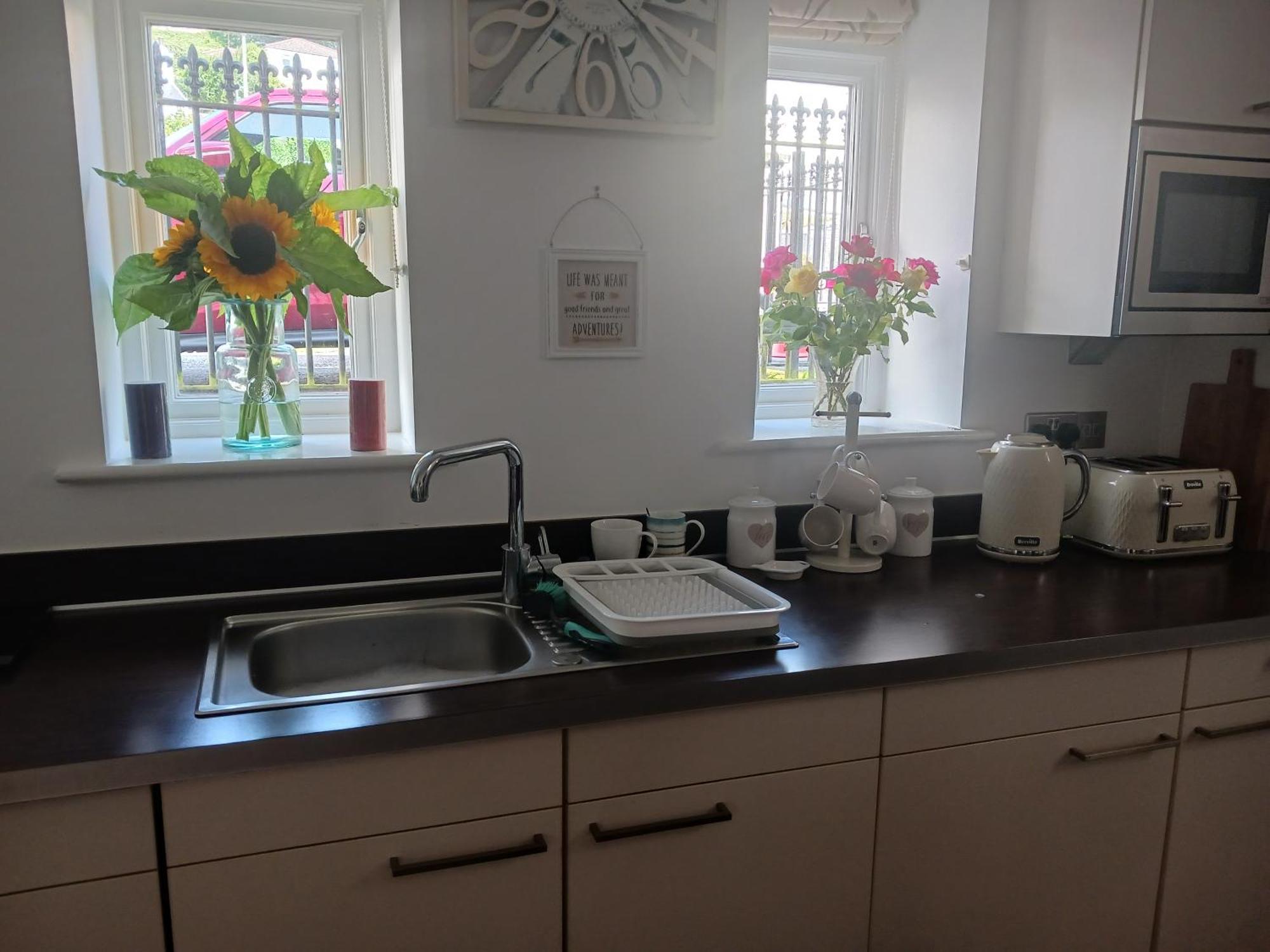 Bodlondeb Castle Bed & Breakfast { Central Llandudno} Bagian luar foto